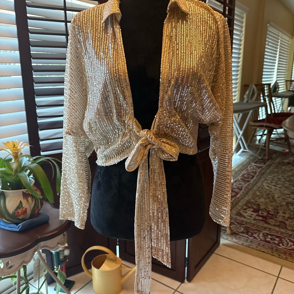 NWT STEPS NY SEQUINED CROP